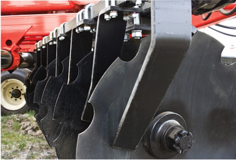 Offset harrow - disc scrapers